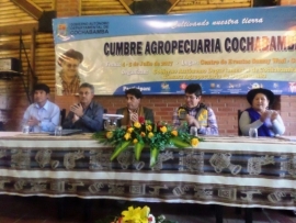 1ra. Cumbre Agropecuaria de Cochabamba: “NO SÉ EN QUÉ MOMENTO HEMOS DECIDIDO PRODUCIR NUESTROS ALIMENTOS CON VENENO”
