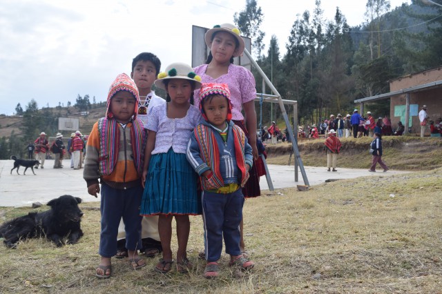 6 Niños de sanipaya