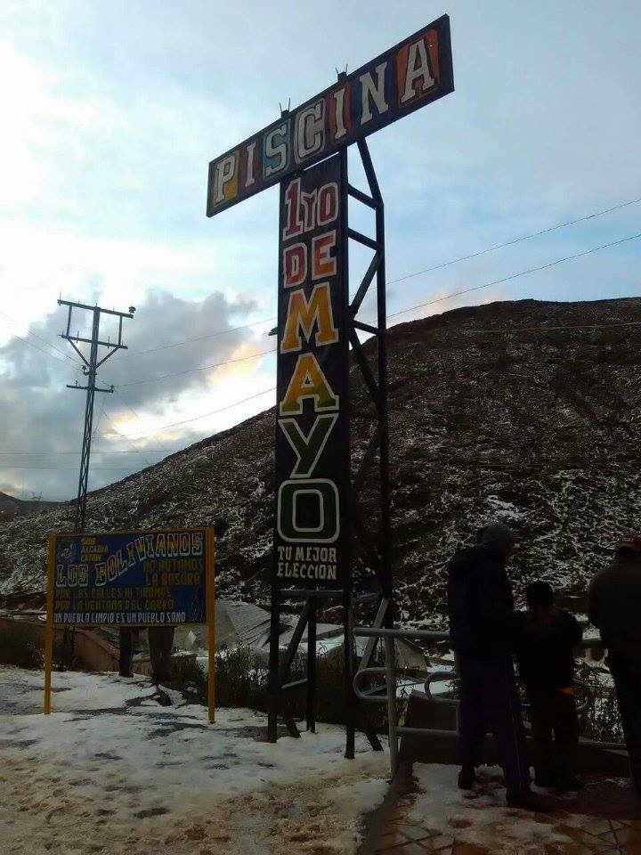 piscina 1º de mayo letrero