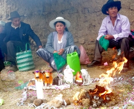 Santa Vera Cruz Raymi: “Santa Vera Cruz tatala, bendicionniyki churaway, mana thanta purinaypaq, rosas jina   phanchanaypaq”
