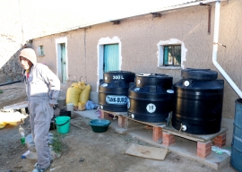COMUNARIOS DE POOPÓ COSECHAN AGUA DE LLUVIA COMO ALTERNATIVA A LA ESCASEZ Y LA CONTAMINACIÓN MINERA